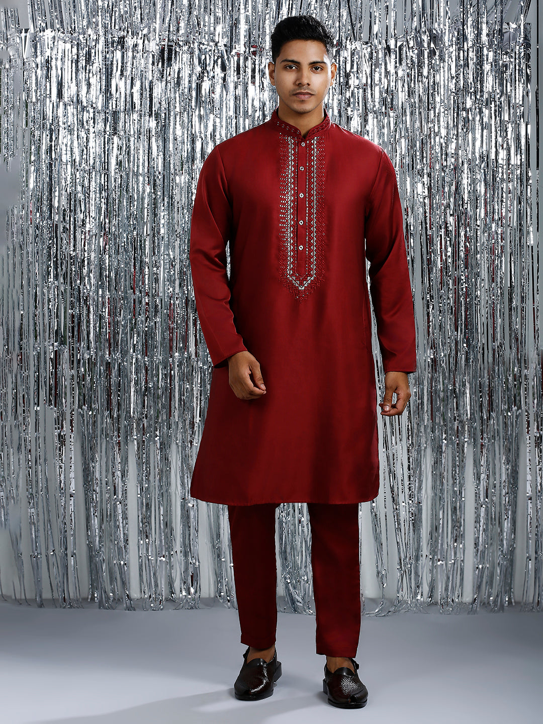 SCARLET MAROON KURTA PYJAMA SET WITH INTRICATE NECK EMBROIRDERY