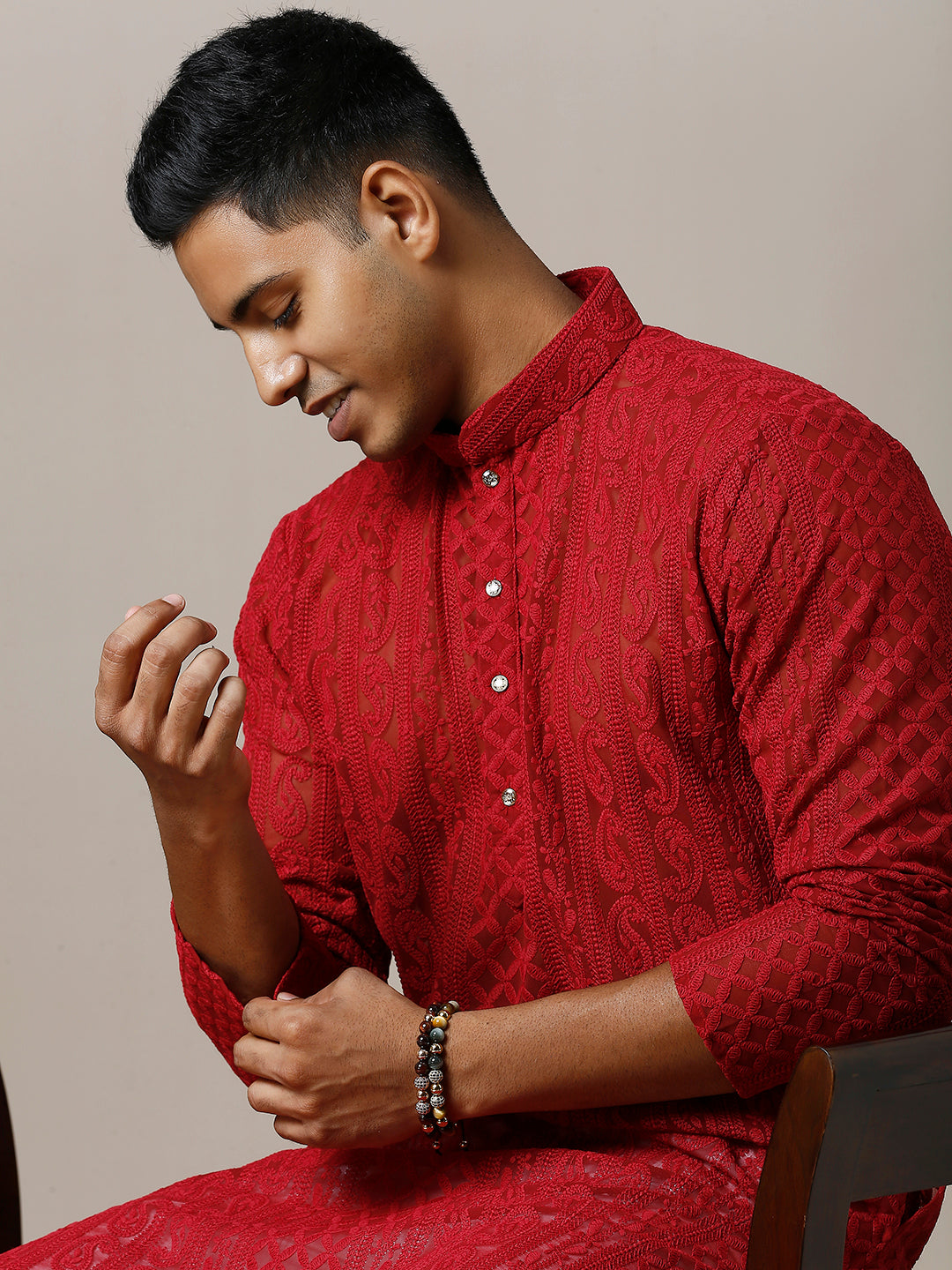 GEHRA MAROON CHIKANKARI KURTA PYJAMA SET FOR MEN IN PAISLEY DESIGN