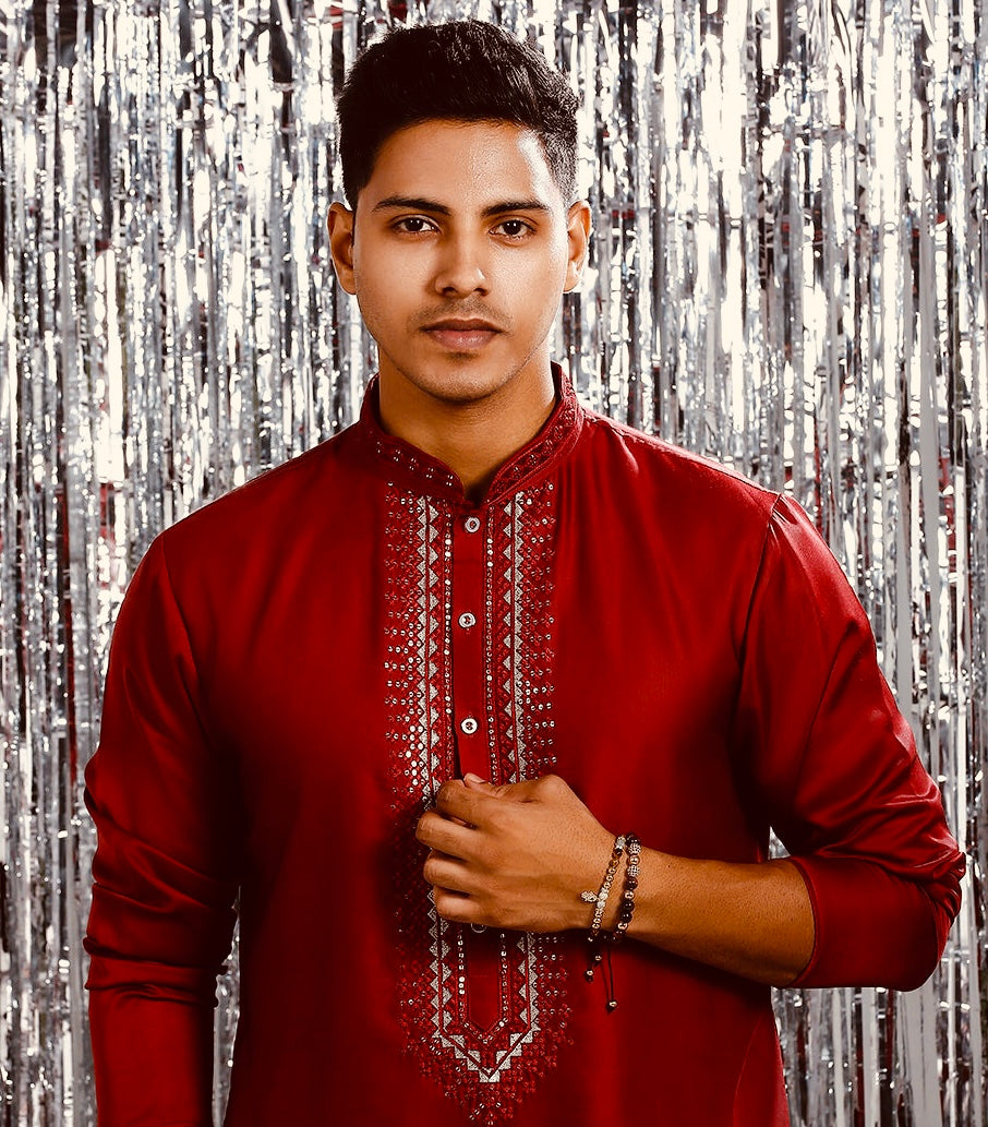 SCARLET MAROON KURTA SET WITH INTRICATE NECK EMBROIRDERY