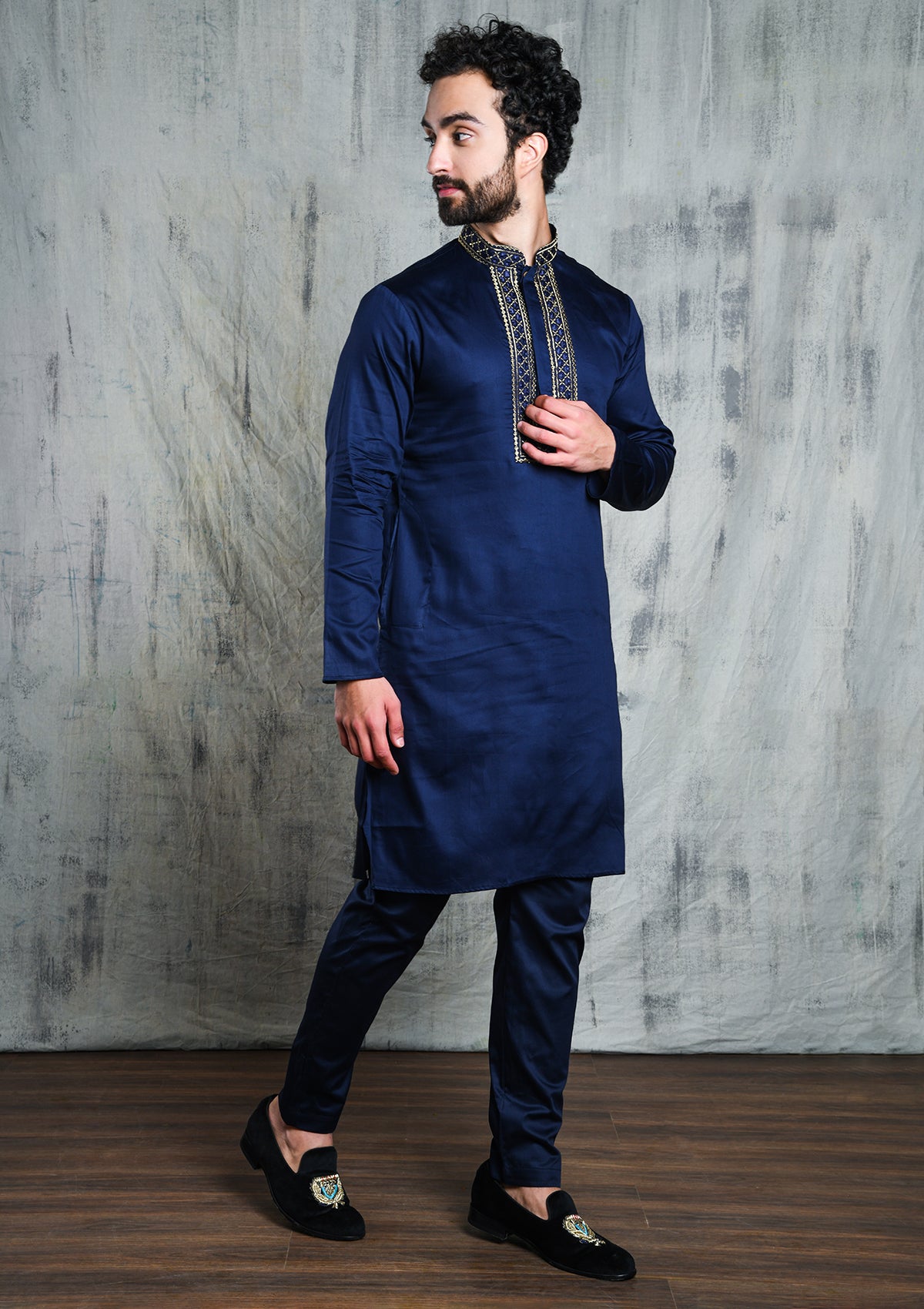 ROYAL BLUE U-NECK EMBROIDERED KURTA PAJAMA SET WITH ZARI COLLAR & YOKE PATTI