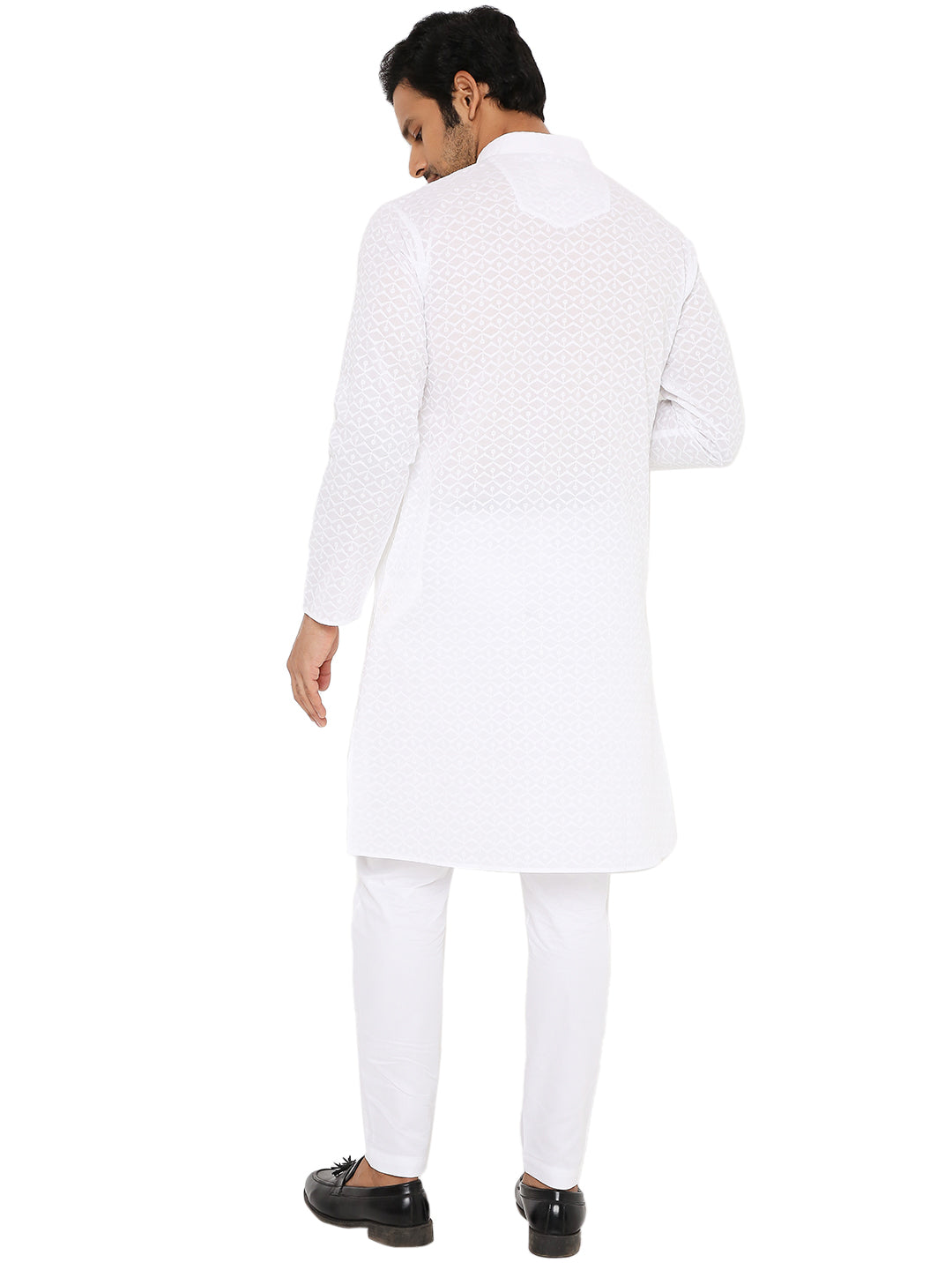 WHITE REGULAR FIT KURTA  PYJAMA SET WITH ZIG ZAG THREAD EMBRIODERY