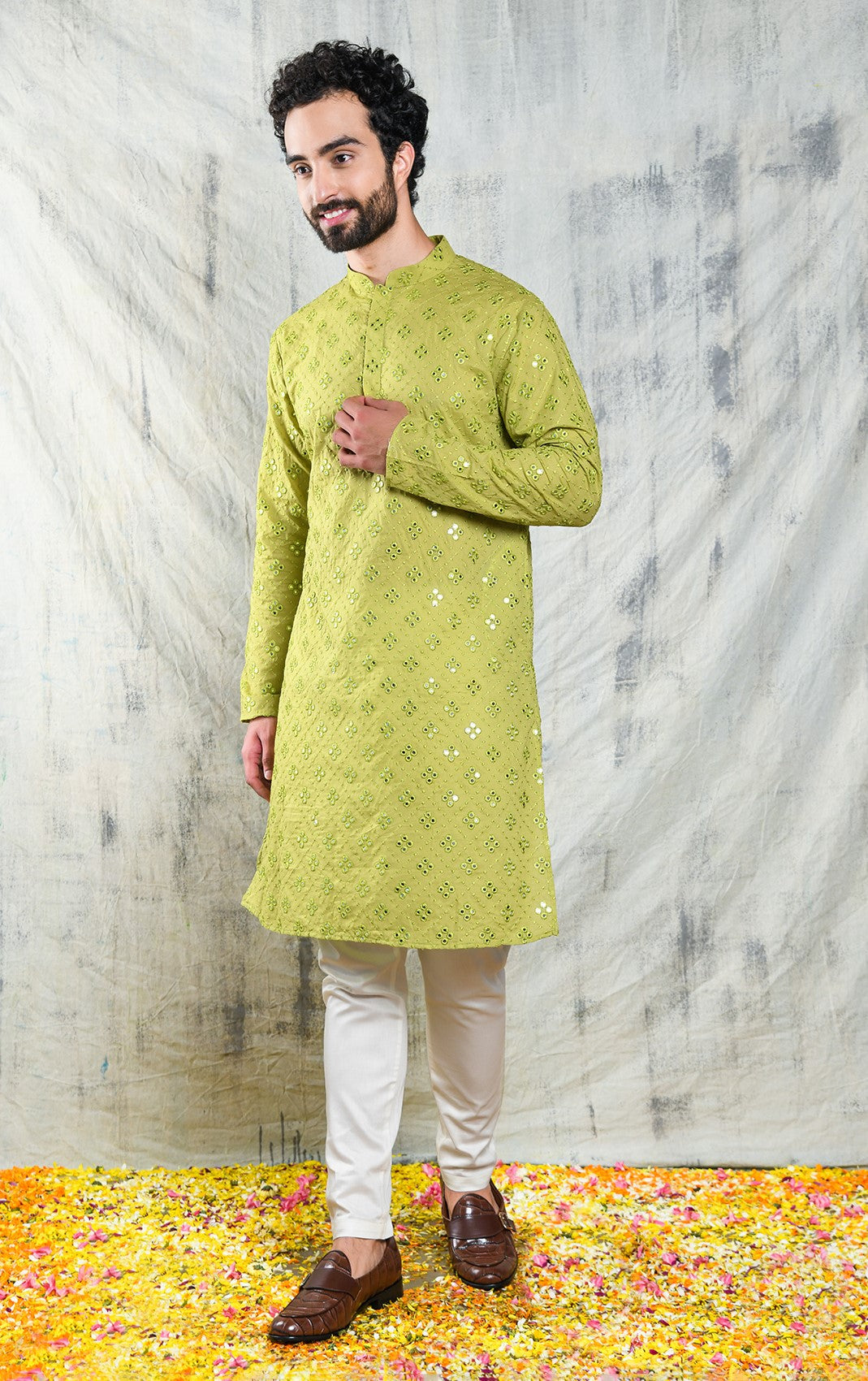 LIGHT OLIVE GREEN KURTA PYJAMA SET WITH CHECKERBOARD ABLA EMBROIDERY